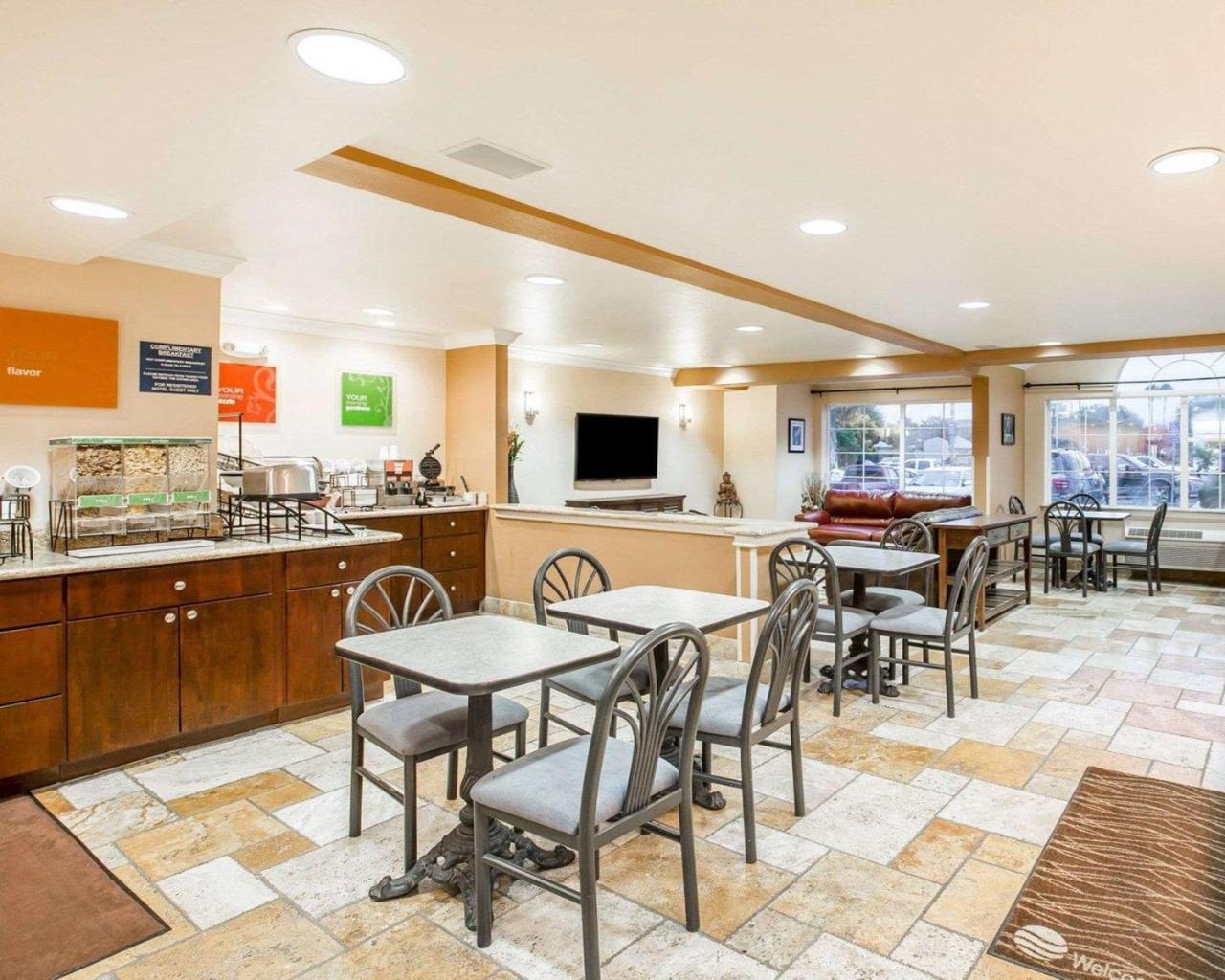 Comfort Inn & Suites Salinas Bagian luar foto